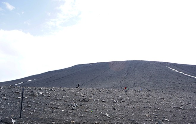 Di hiking Mytvan crater
